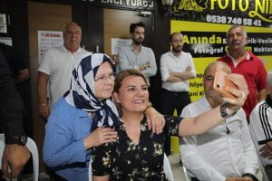 Hurriyet Izmitte basimiz dik geziyoruz 11