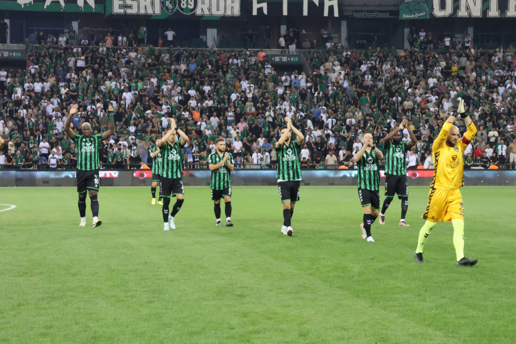 KOCAELİSPOR'UN İLK 7 HAFTALIK KARNESİ YEŞİL SİYAHLILAR LİDERLİK KOLTUĞUNA OTURAMADI TRENDYOL 1. LİG'İN ZİRVESİNDE 13 PUANLI 3 TAKIM BULUNUYOR